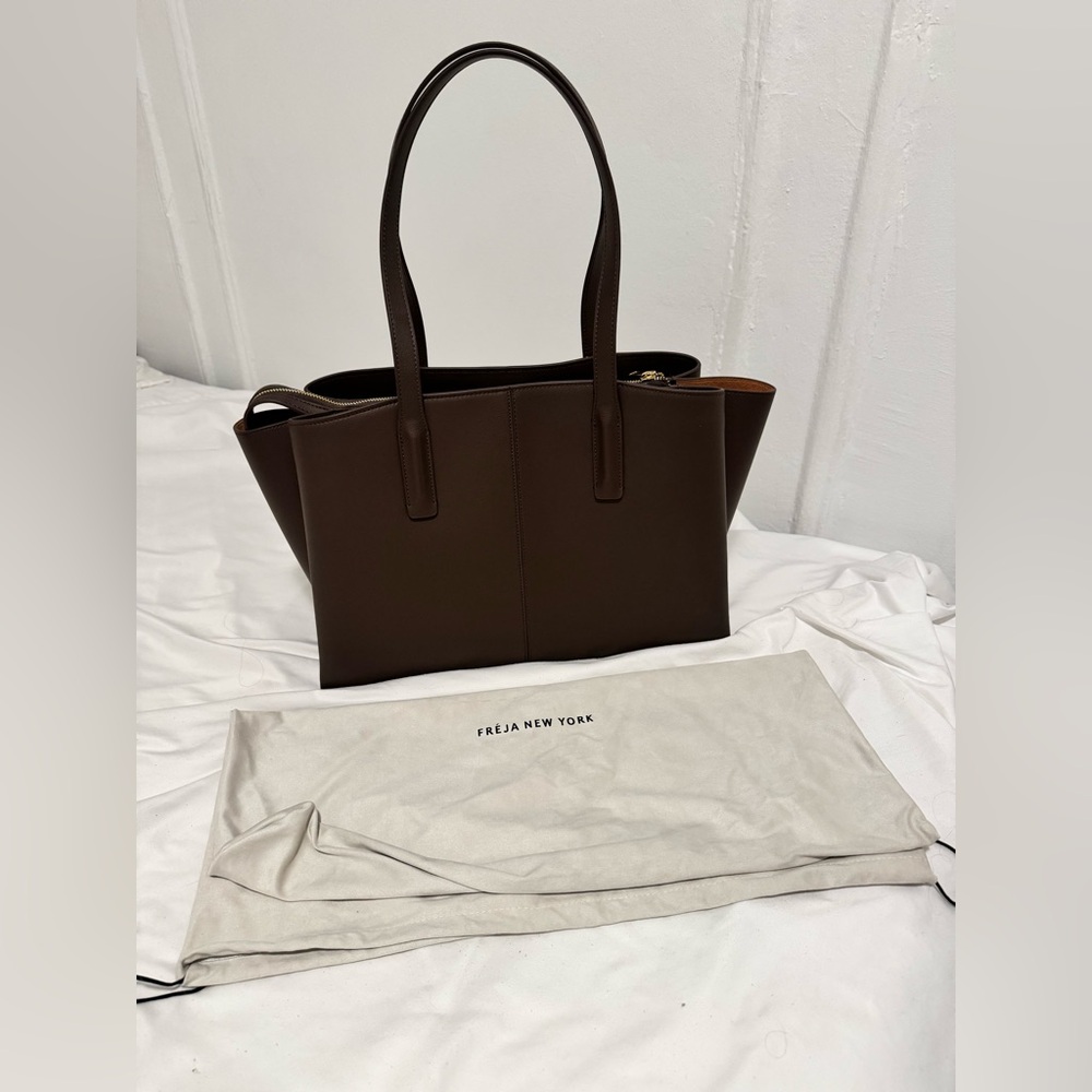 Freja Paloma Tote in Espresso